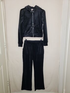 NWT No Boundaries Velour Plush Sweatsuit